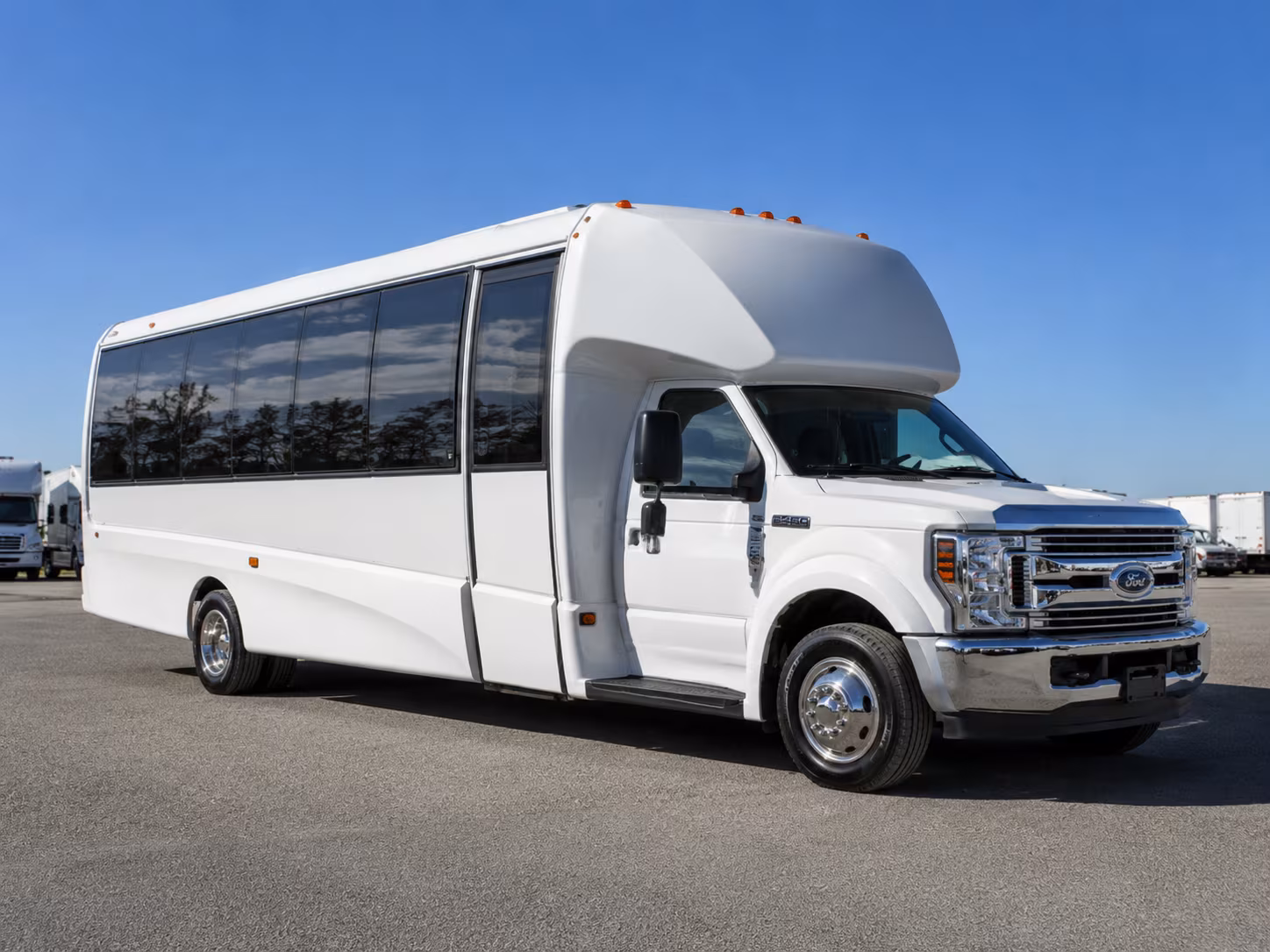 corporate airport transfer buses between laguna niguel and john wayne airport