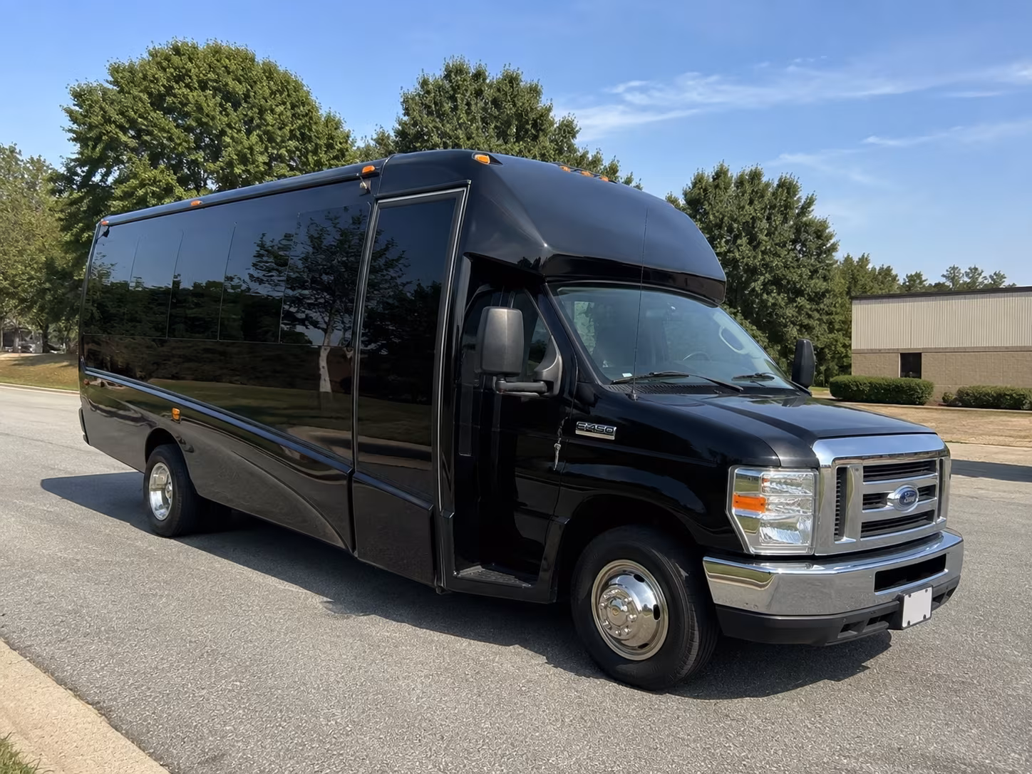 minibuses for executive teams and small corporate groups in laguna niguel