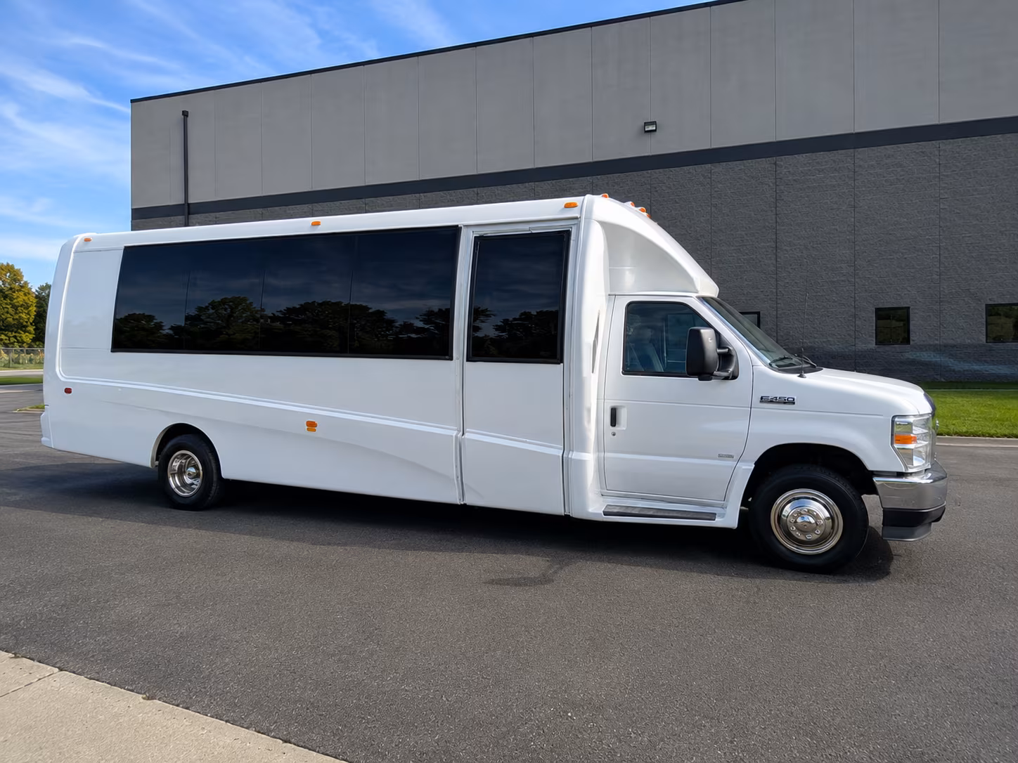 senior and accessibility focused church buses for laguna niguel congregations